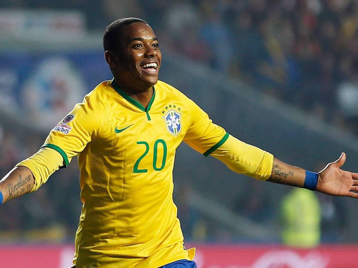 Robinho no pudo ser encarcelado entonces porque, antes de conocerse la sentencia, regresó a Brasil, donde la Constitución prohíbe la extradición de sus nacionales.