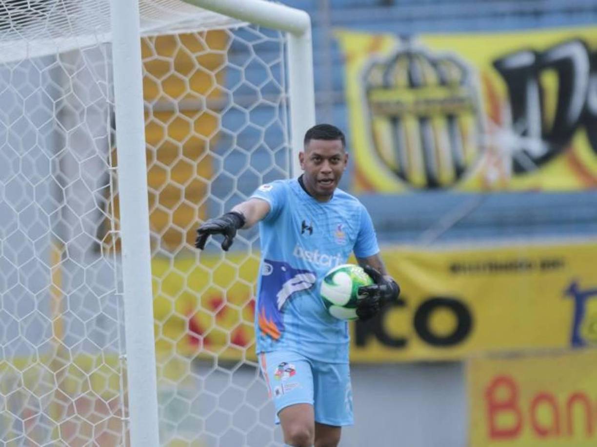 Denovan Torres - El portero hondureño es una de las bajas confirmadas de los Lobos de la UPNFM para el torneo Clausura 2024. Kenneth Hernández es otro de los que no siguen en el club universitario.