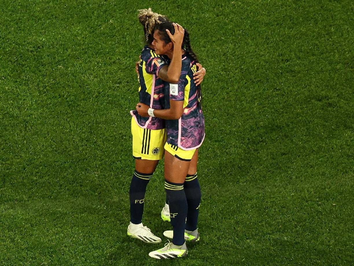 “Logramos mantener vivo el sueño. <b>Colombia</b> es un equipo de alto nivel y lo han demostrado con creces en este mundial. Fue una prueba muy dura pero ganamos los tres puntos estamos en semis”, declaró Russo tras el partido.