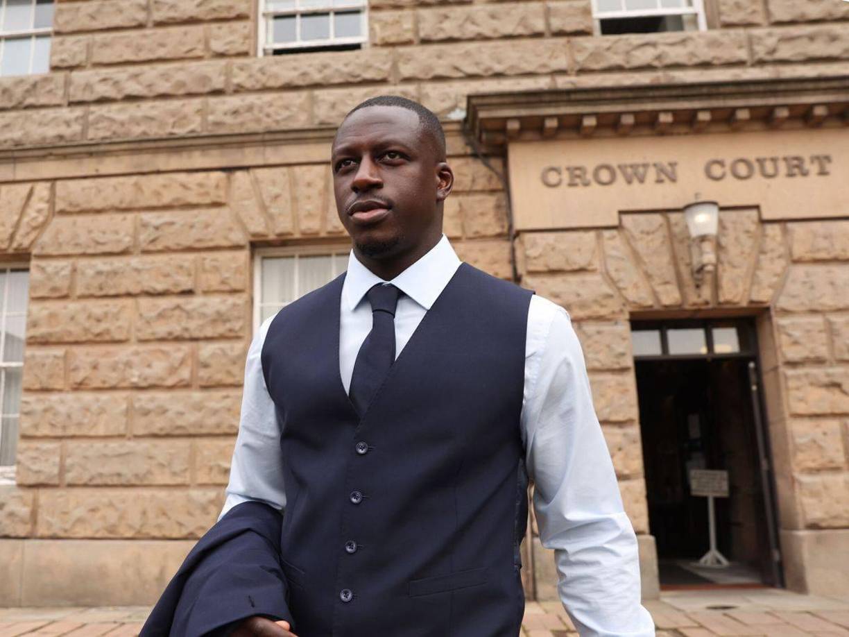 El jugador francés, que fue acusado en agosto de 2021 por varias mujeres y absuelto el año pasado, demandó al City por el impago de su salario durante el tiempo que estuvo apartado.