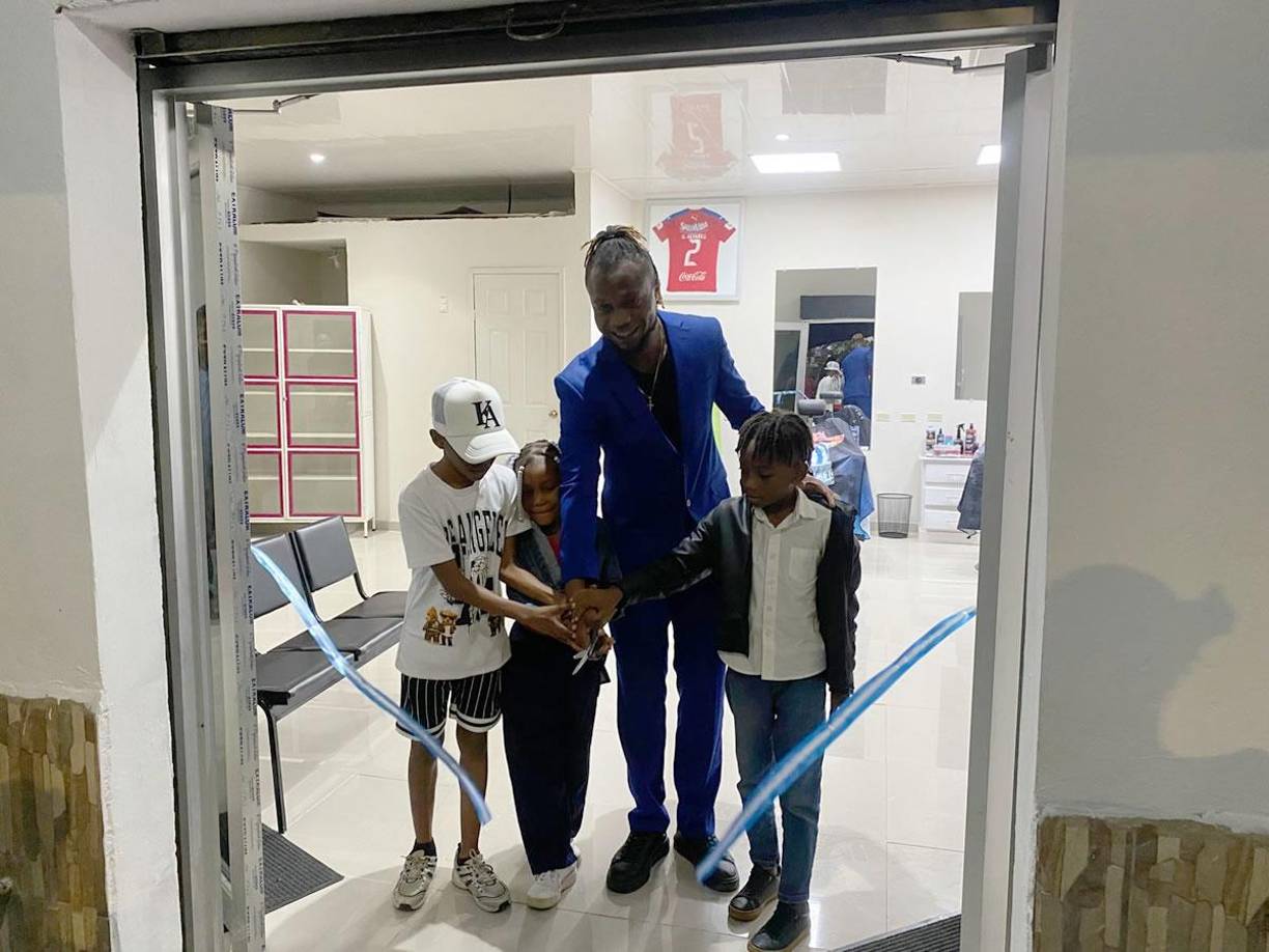 La barbería de Kevin Álvarez está ubicada en Barrio Cabañas, 10 calle y 16 avenida.