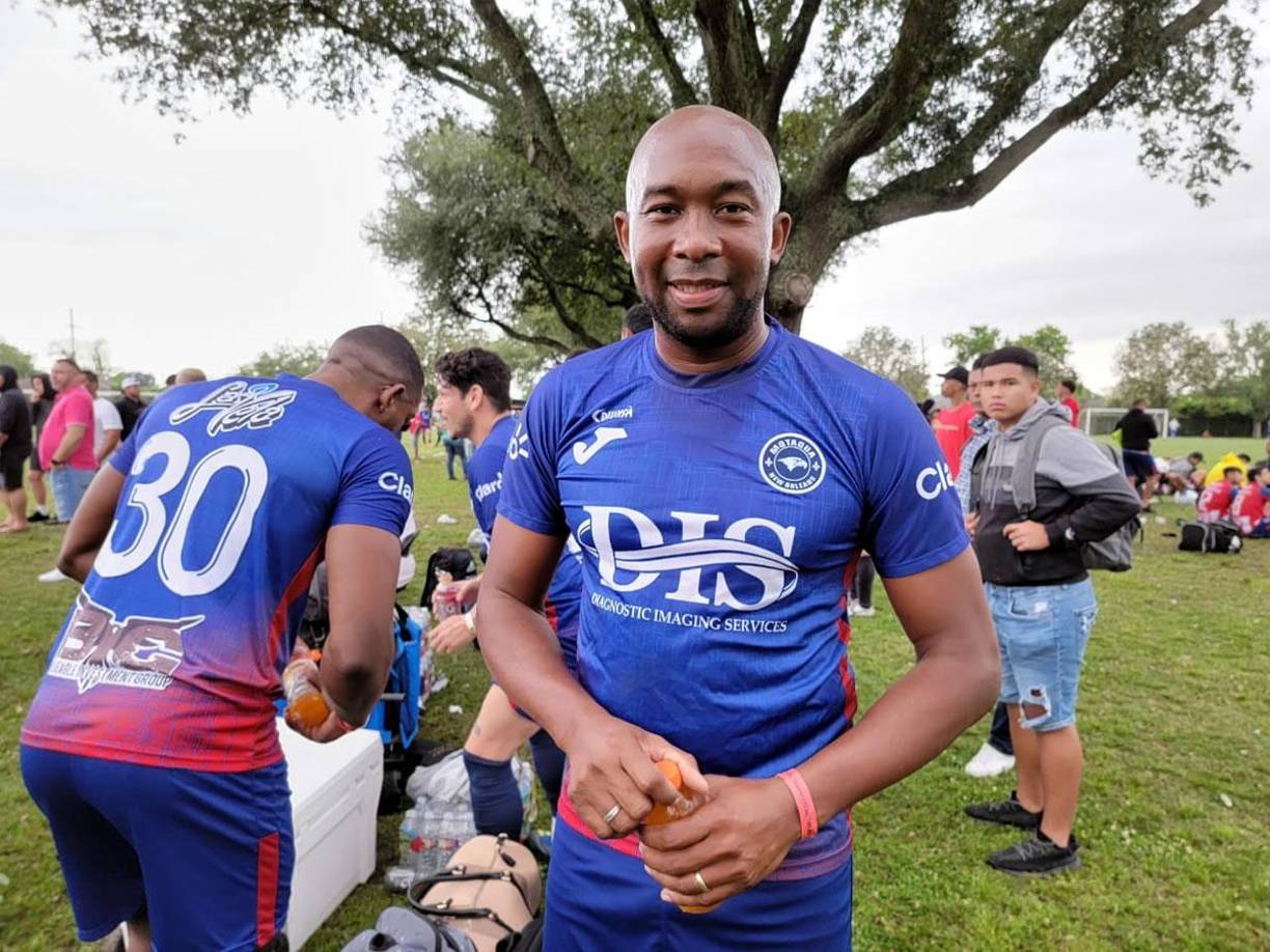 Jerry Palacios también participa de la New Orleans Cup jugando con Motagua Veteranos.
