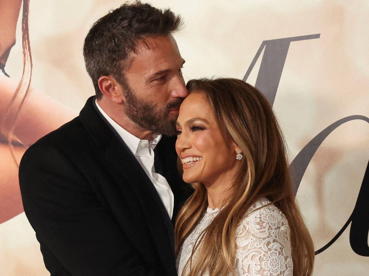 De acuerdo con la información de la licencia de matrimonio, Jennifer López ahora es Jennifer Affleck legalmente. La pareja se encuentra de luna de miel con sus hijas en Francia.