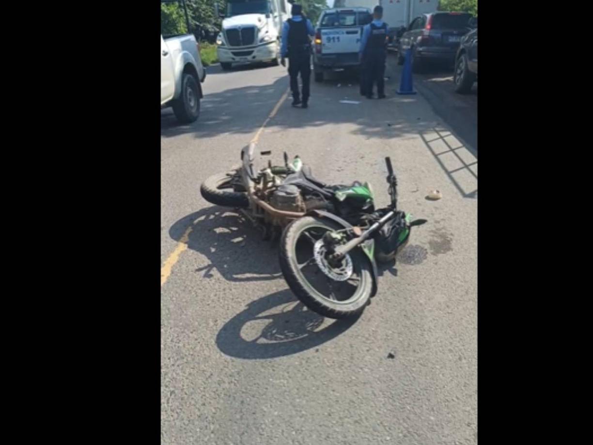 Los agentes policiales llegaron a acordonar la escena en donde murió Daniel.