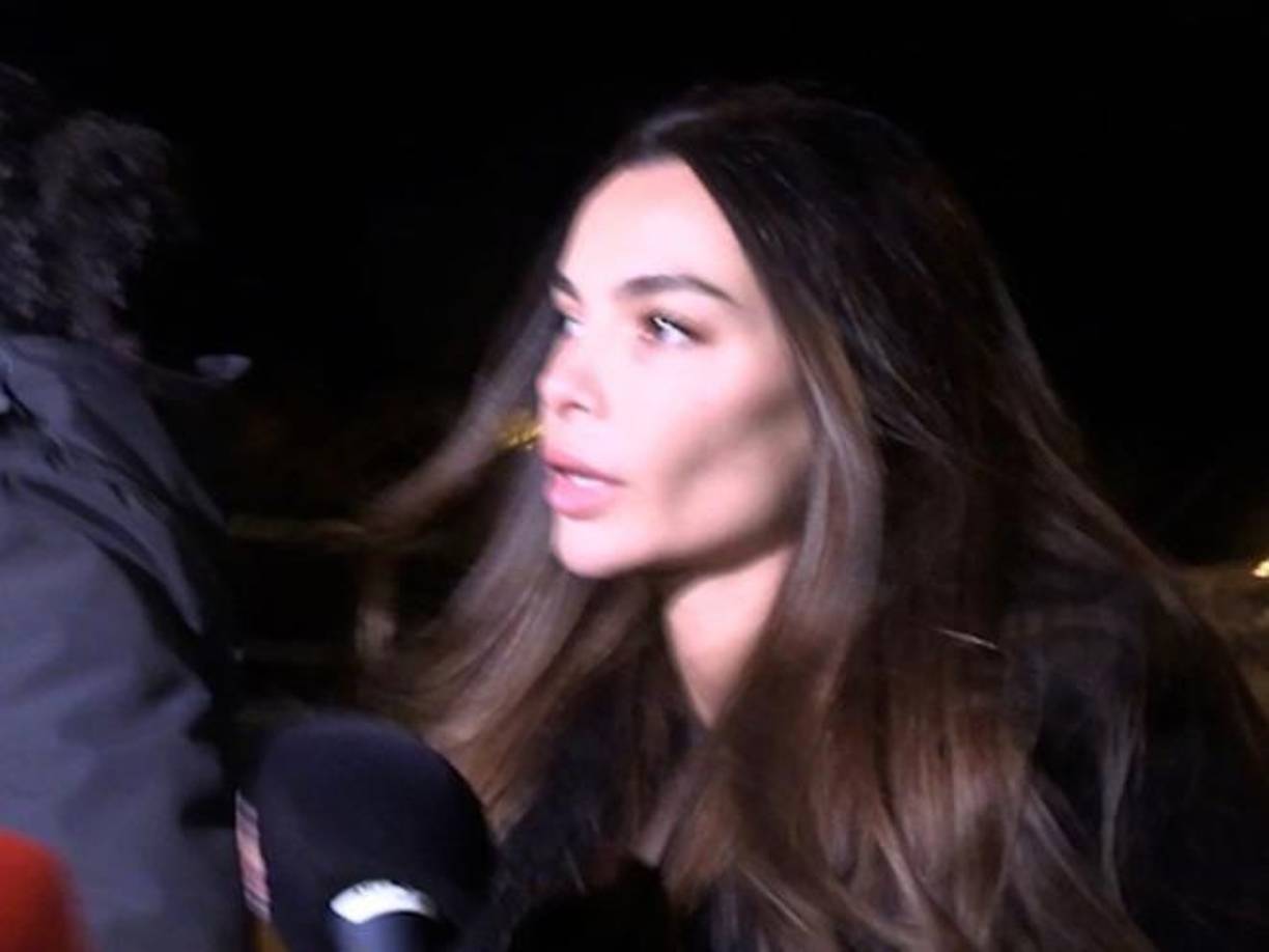 Sobre si es cierta la información que aseguraba que el futbolista se había negado a tener un cara a cara con ella, la modelo respondía con un contundente “eso es mentira”.