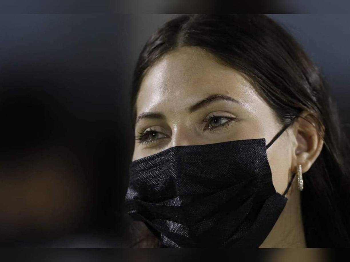 La belleza de la mujer catracha no puede faltar en los estadios y no fue la excepción en la jornada 15 que ya dio inicio.
