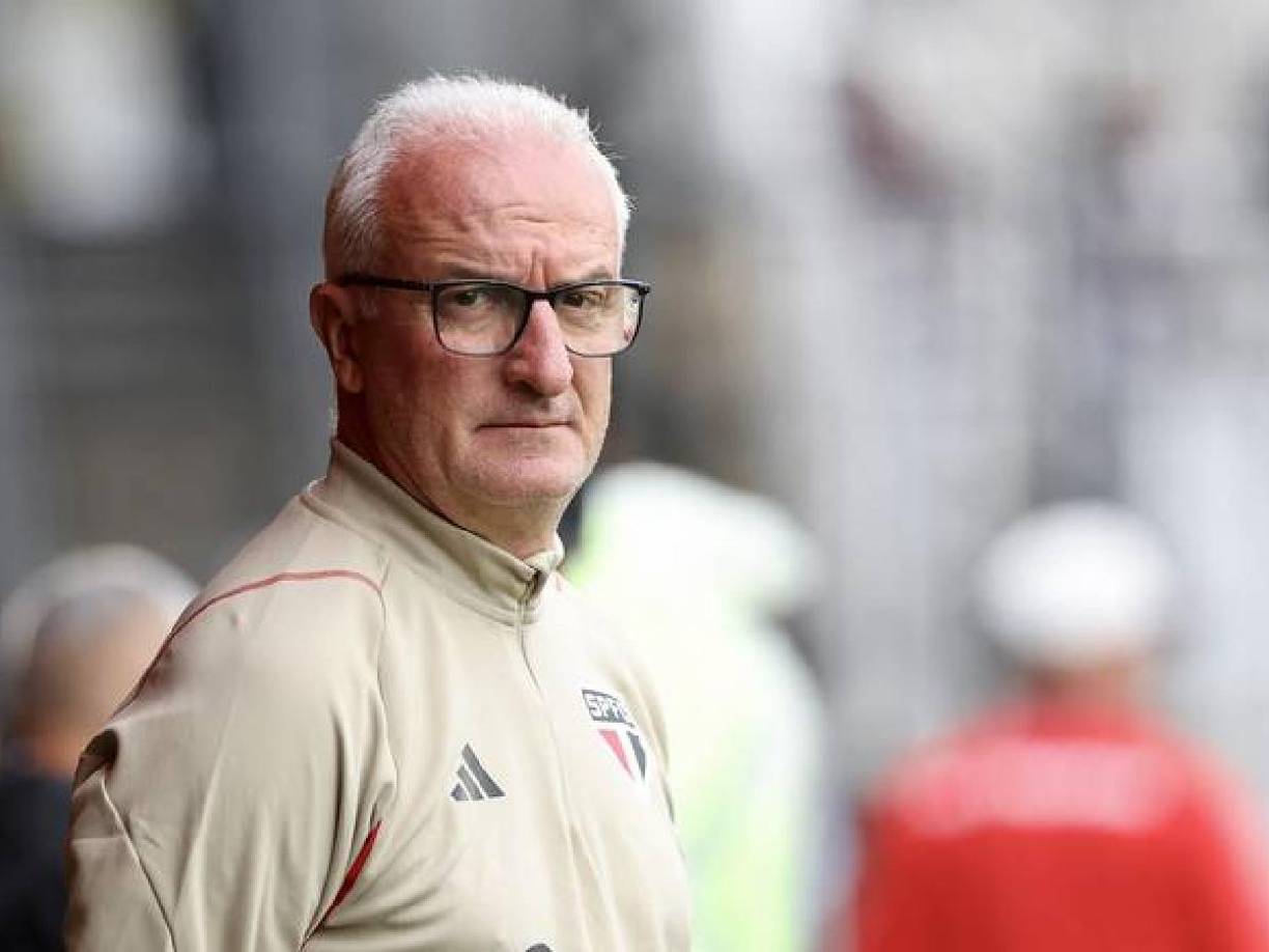 Dorival Júnior dijo que cuidaría las cargas físicas de sus jugadores y más los que vienen de consagrarse en la Champions League tras una larga temporada.