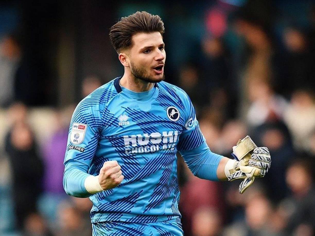 “El Millwall está completamente destrozado de anunciar que Matija Sarkic ha fallecido a los 26 años. Todo el mundo le envía amor y condolencias a su familia y amigos en este tiempo tan triste”, dijo el club mediante comunicado.