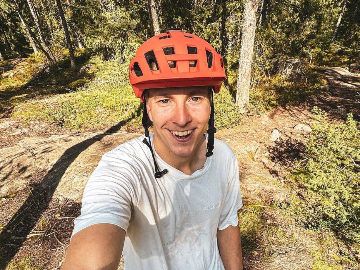 La comunidad finlandesa y el mundo del deporte están conmocionados por el trágico crimen cometido contra Janne Puhakka, ex jugador de hockey sobre hielo.