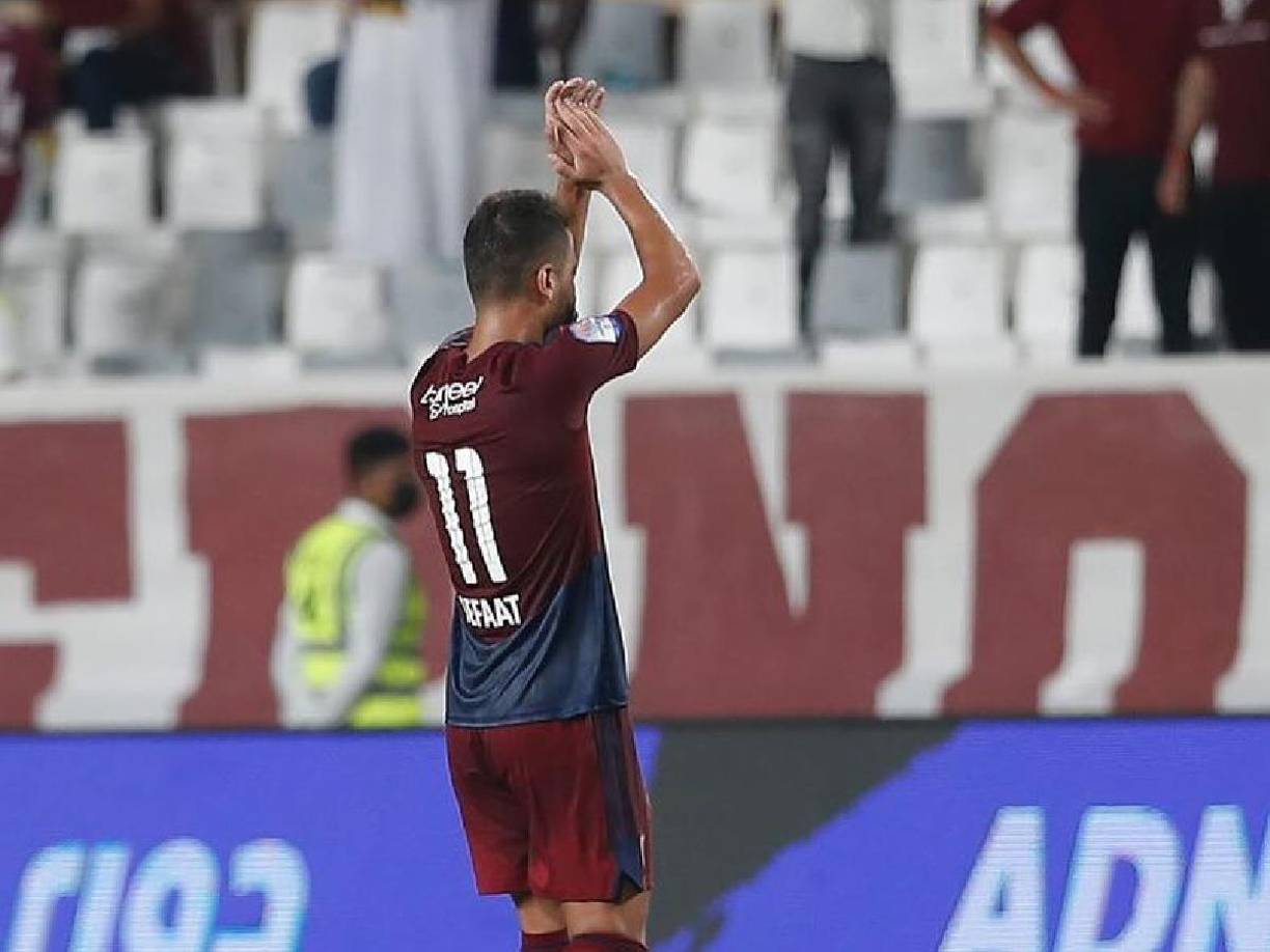 El futbolista dejó el hospital con un estimulador cardiaco. El mes pasado había declarado en una entrevista televisada que su objetivo era volver a los terrenos de juego.