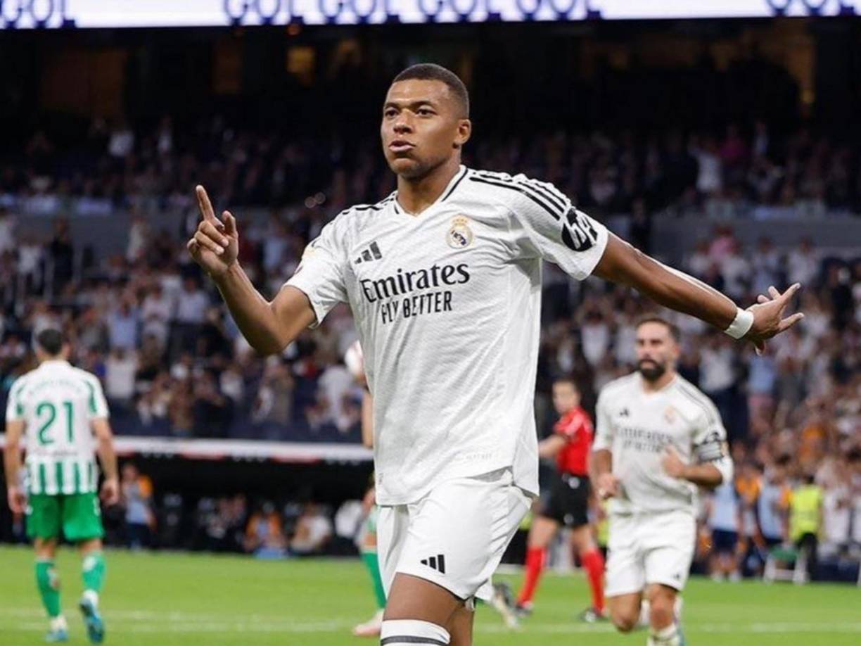 Y Kylian Mbappé hará su debut en la Champions con Real Madrid. EL francés será el centrodelantero de los blancos.