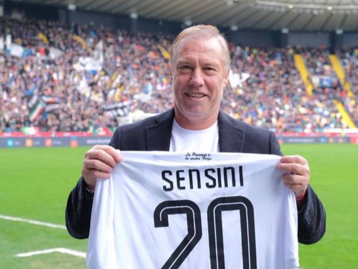 Uno de los candidatos que tiene un perfil idéntico al de Troglio es el argentino Roberto Sensini, quien se mantiene como agente libre.