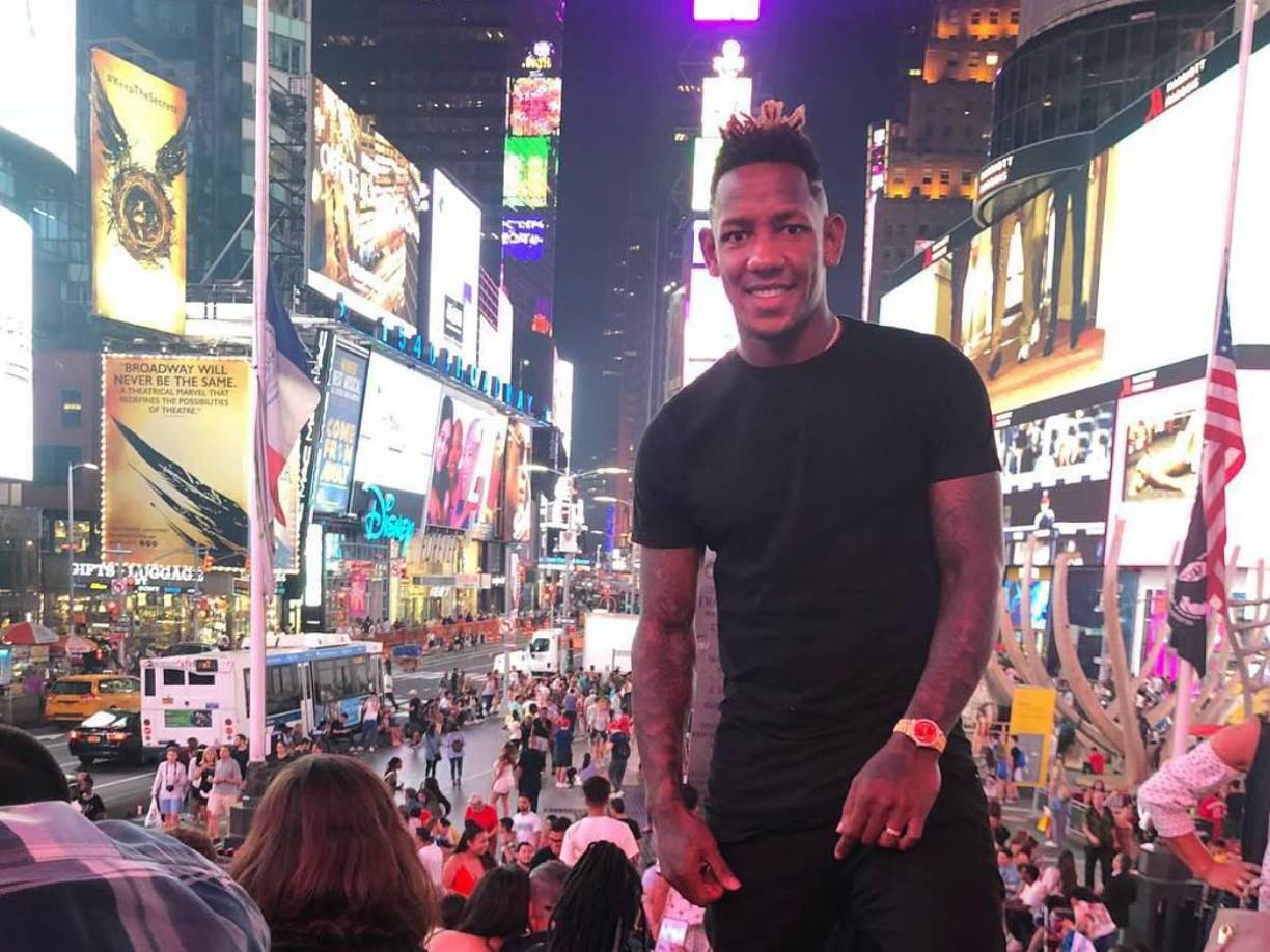 Fue una demanda civil por un millón de dólares llevada por el abogado Peter Clarke en contra de Romell Samir Quioto Robinson. 