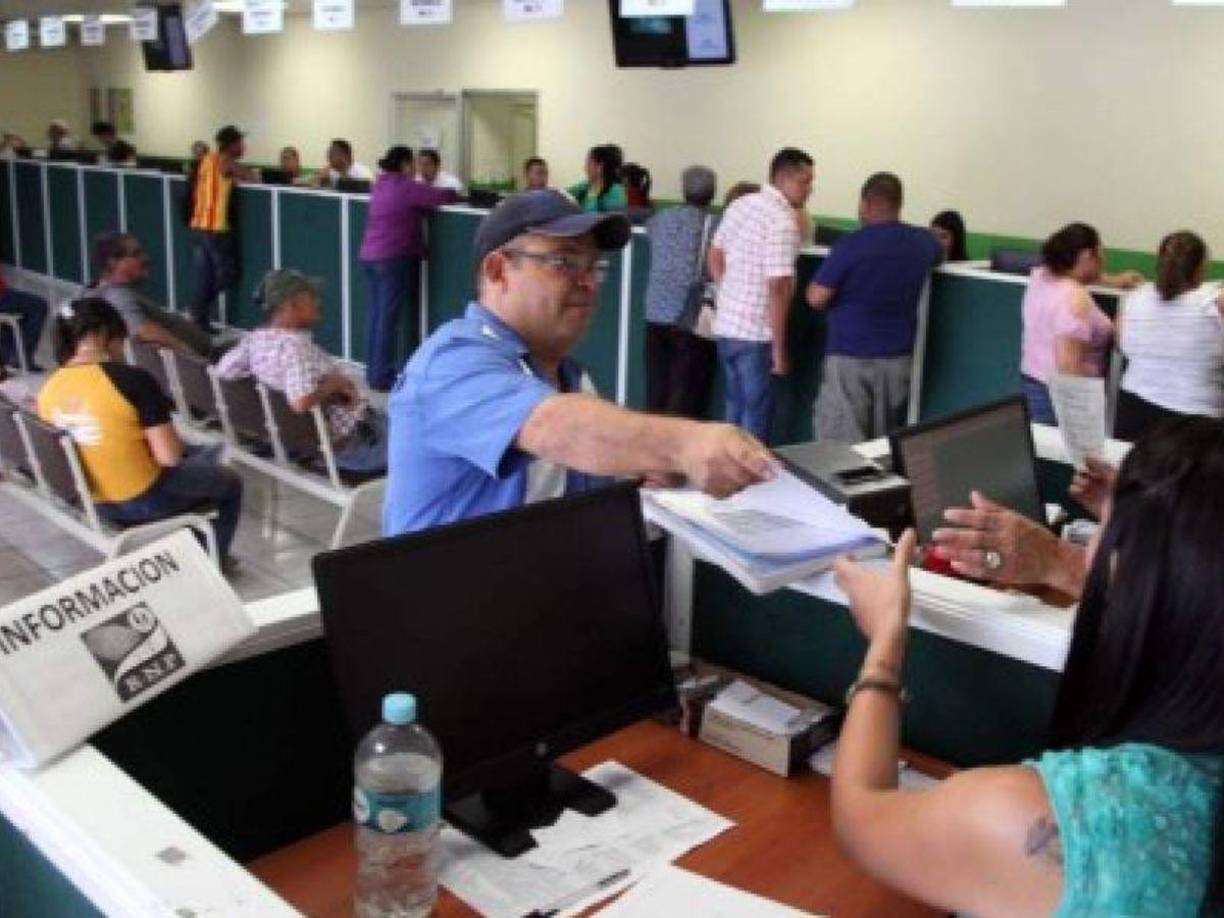 2. Presentar el formulario donde se solicita la actualización del domicilio.