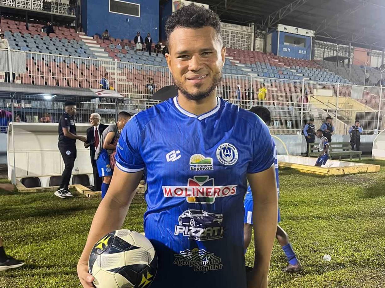 1. Rolando Blackburn - El delantero panameño del Victoria es el inesperado líder de goleo del Torneo Apertura 2024 con 9 goles, de los cuales dos han sido de penal.