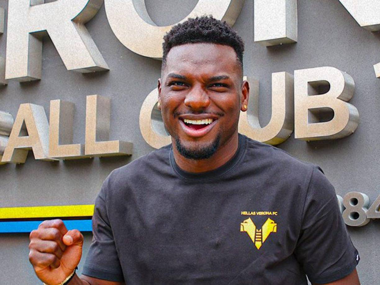 OFICIAL: El Hellas Verona de Italia ha fichado al delantero colombiano Daniel Mosquera por 600.000 €, llega procedente del América de Cali. El atacante firma hasta junio de 2028.