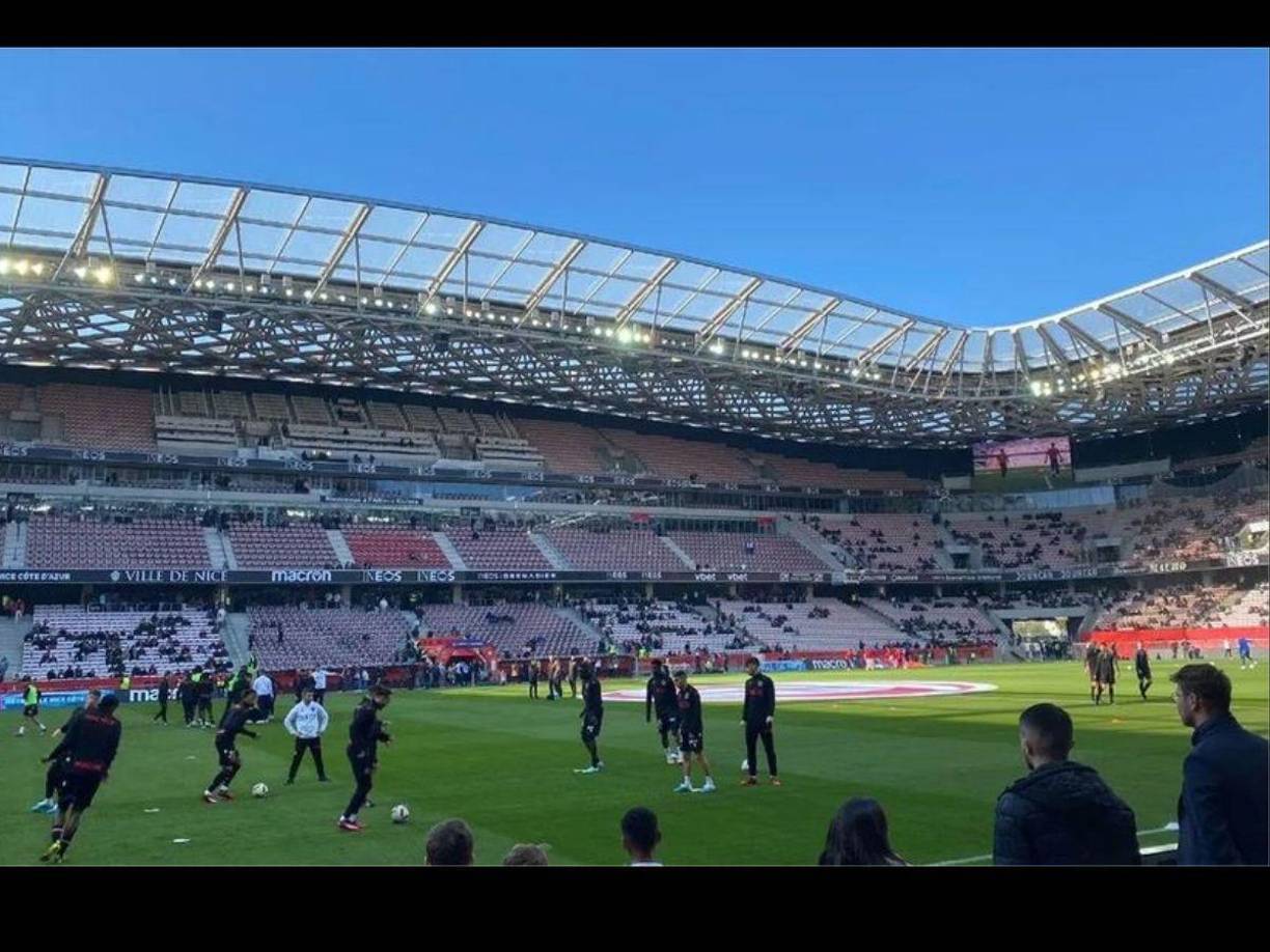 Una segunda denuncia fue presentada “el miércoles por la mañana” por la empresa encargada de la explotación del estadio, <b>Nice</b> Eco Stadium, por “asociación de la imagen del estadio con una actividad pornográfica”, indicó a la AFP una portavoz de la empresa.