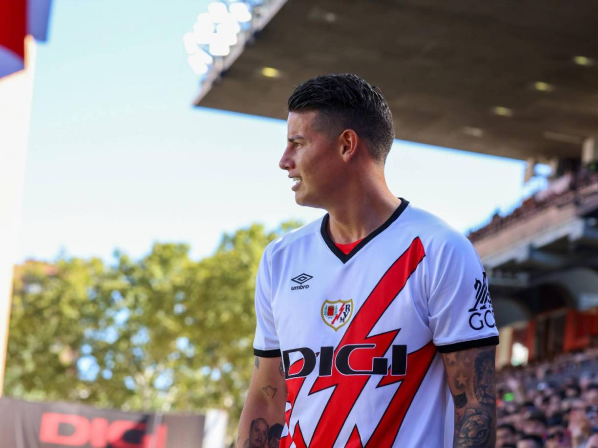 James Rodríguez ha tenido un paso muy breve por el Rayo Vallecano, club al que llegó el 26 de agosto de 2024 y del que se marcha apenas cuatro meses y medio después sin tener protagonismo sumando 203 minutos de juego repartidos en siete encuentros (seis de Liga y uno de Copa del Rey), solo dos de titular.