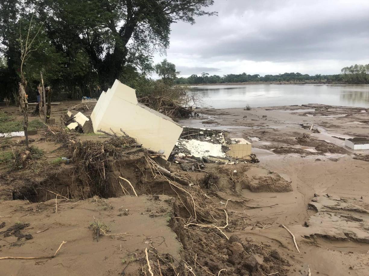 Además del cementerio, que ha desaparecido en un 60%, las lluvias de la tormenta Sara destruyeron unas seis viviendas y otras parcialmente. 