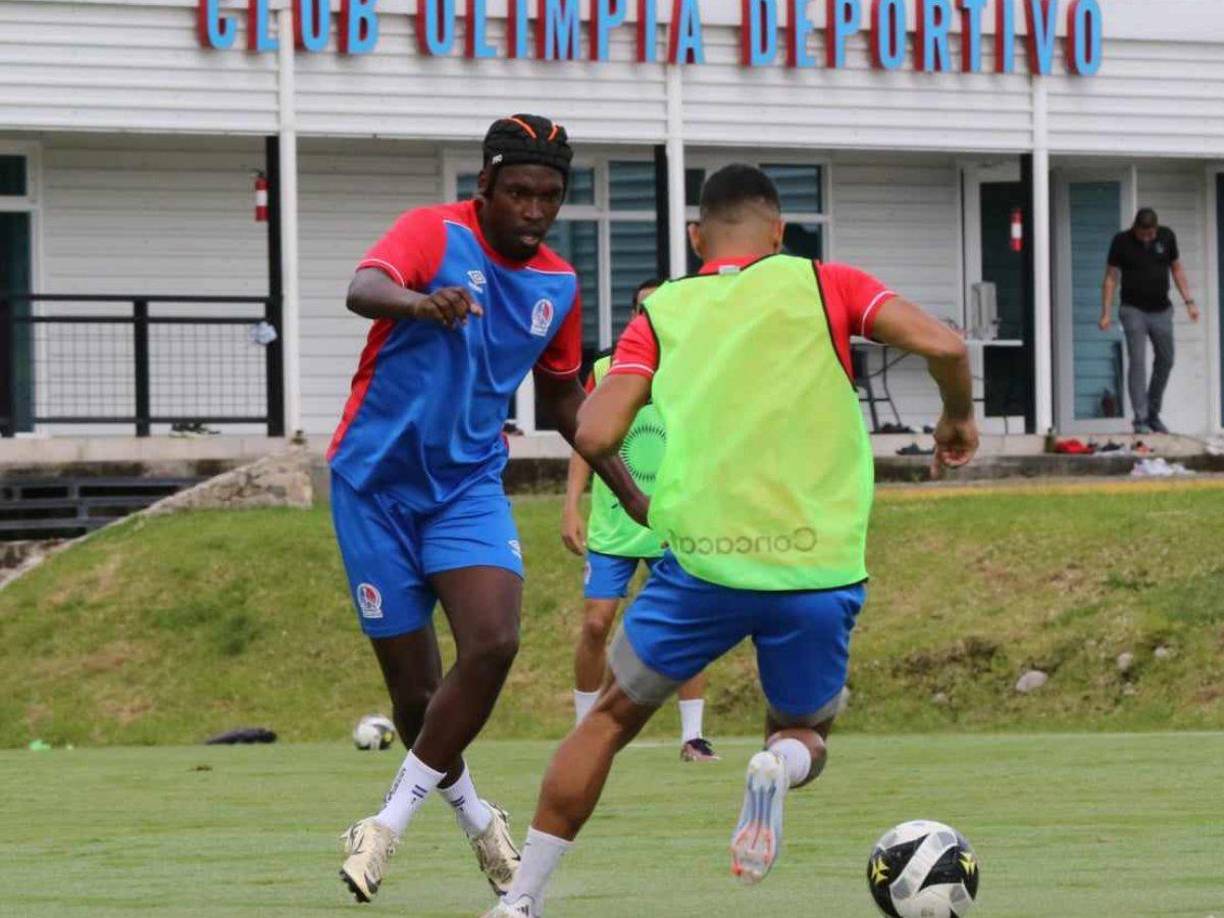 Velocidad, resistencia y la búsqueda del balón figuraron en Alberth Elis.