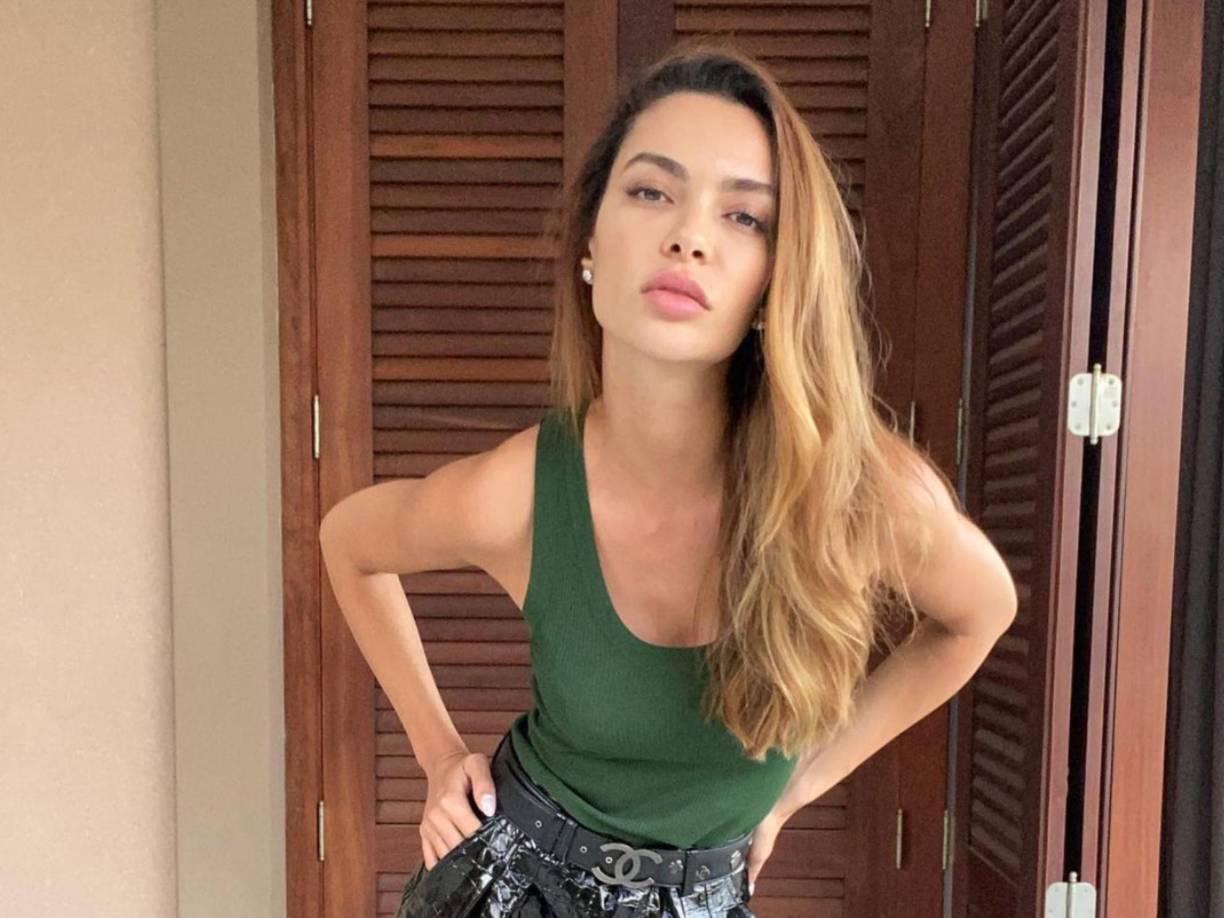 Uno de los internautas fue directo al grano: «¿Con quién estás saliendo actualmente?». Sanz no dudó en responderle: “Conmigo misma”.