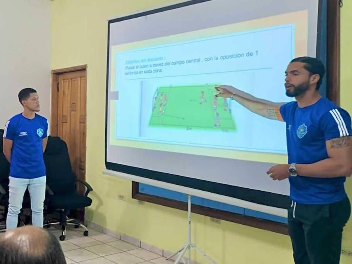 El experimentado defensa tiene el deseo de ser entrenador profesional de fútbol.