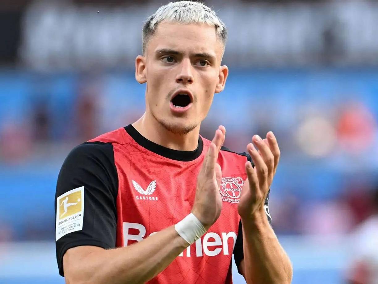 10. Florian Wirtz - El mediocampista alemán tuvo una gran temporada con el Bayer Leverkusen. Aunque su equipo no ha tenido un arranque tan bueno como la campaña pasada, se prevé que el conjunto mejore al paso de las jornadas y con él como líder.