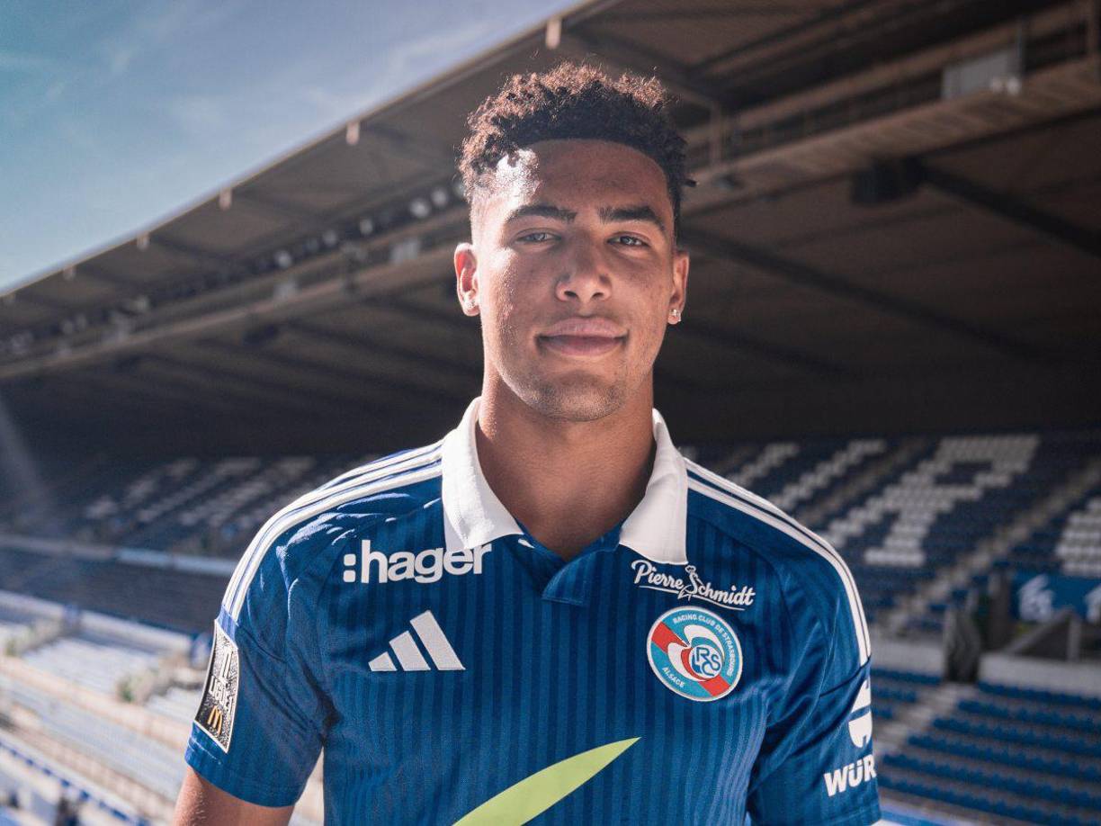 El lateral izquierdo estadounidense Caleb Wiley ha sido presentado como nuevo jugador del Estrasburgo de Francia, llega procedente del Chelsea.