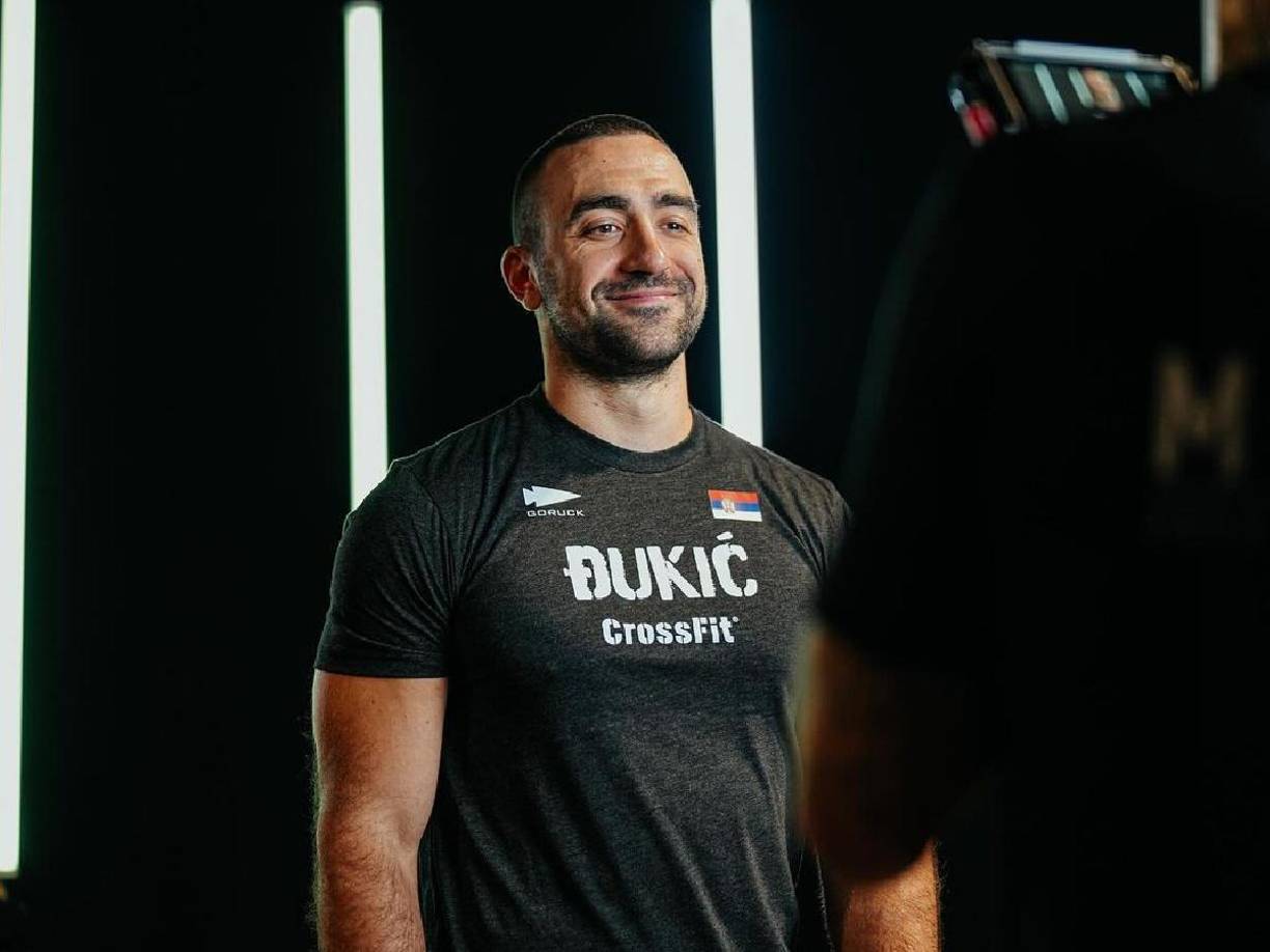 Se trata del atleta serbio, Lazar Dukic, quién se encontraba en plena competencia y terminó ahogado. ¿Qué fue lo que pasó? Revelan detalles.