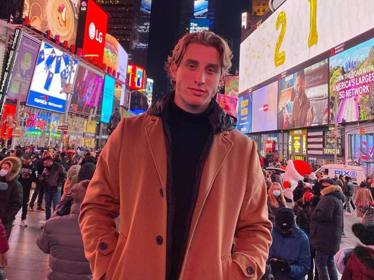 Bove llegó al hospital y allí recuperó el conocimiento. Consiguió salir con la ayuda de las asistencias de la parada cardiorrespiratoria y pasó la noche en cuidados intensivos y bajo sedación, tal y como informaron club y centro médico.