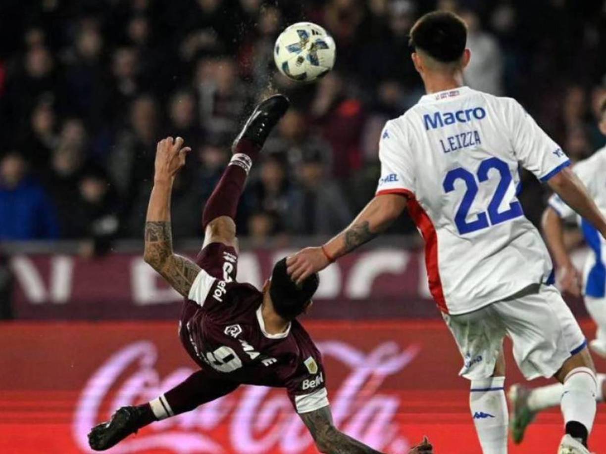 Walter Bou - Lanús-Tigre | 4 de agosto de 2024. Este partido de la Primera División de Argentina parecía quedaba empate: el marcador reflejaba un 2-2 y el cronómetro se acercaba al minuto 90.