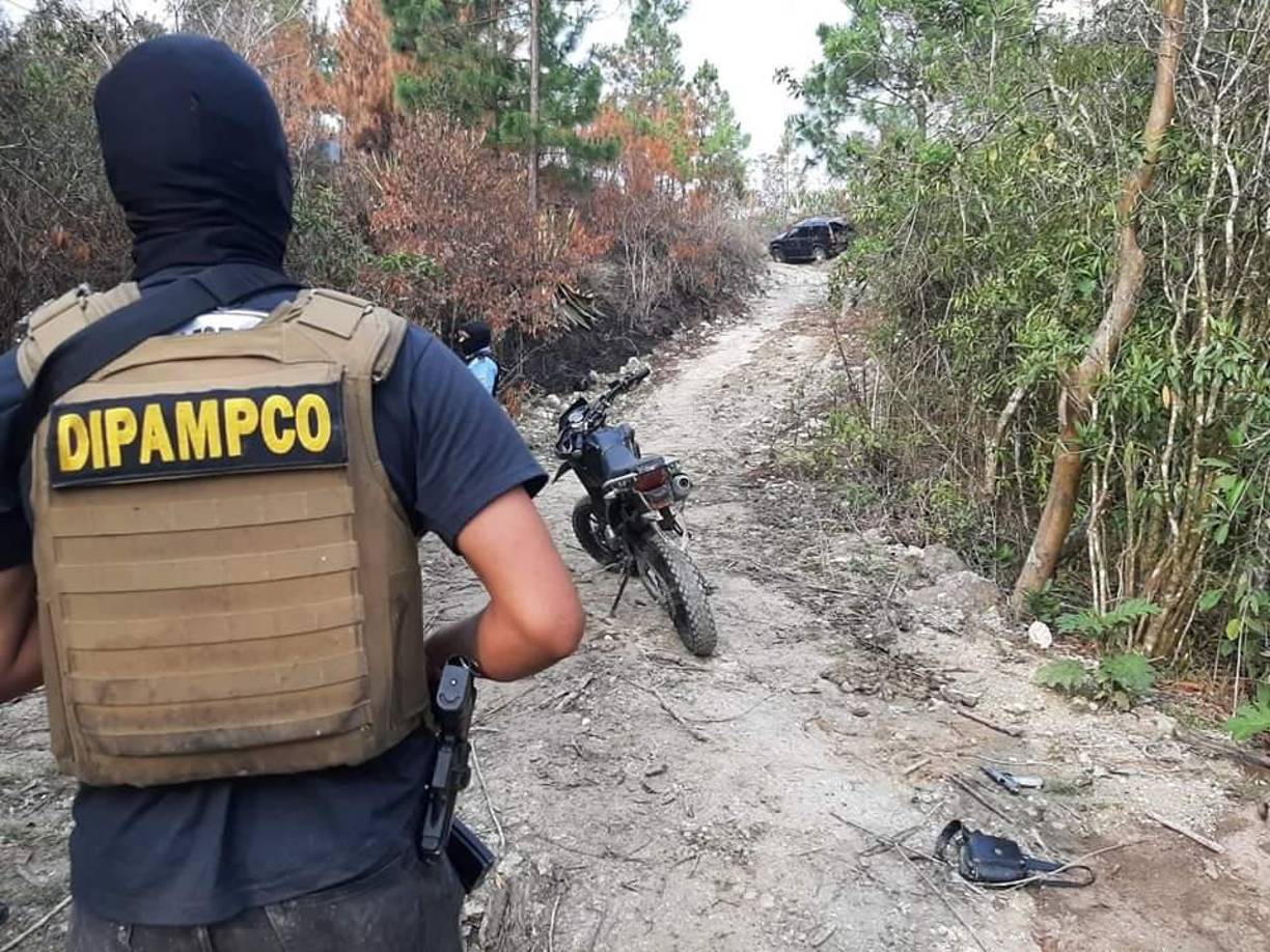 Las víctimas son alias “el Soroguara”, alias “Jum”, Axel y “el Pistolero”,<i> </i>quienes, además, según informes, serían miembros de la Pandilla 18 y alternaban operaciones ilícitas con la banda en el sector de Amarateca. 