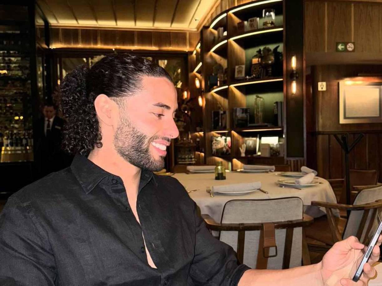 César Huerta no únicamente brilla dentro del campo con Pumas, sino que también lo hace en el mundo de la actuación. El ‘Chino’ se hizo viral por un comercial que protagoniza. 