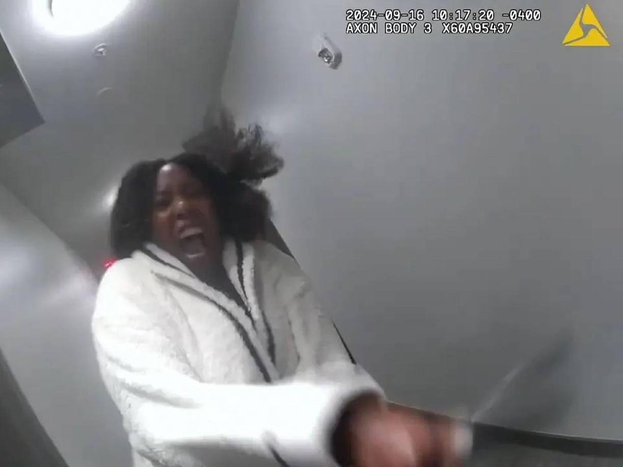 La cámara corporal del agente Liu grabó la escena, lo que ha permitido obtener detalles sobre el dramático y caótico enfrentamiento.