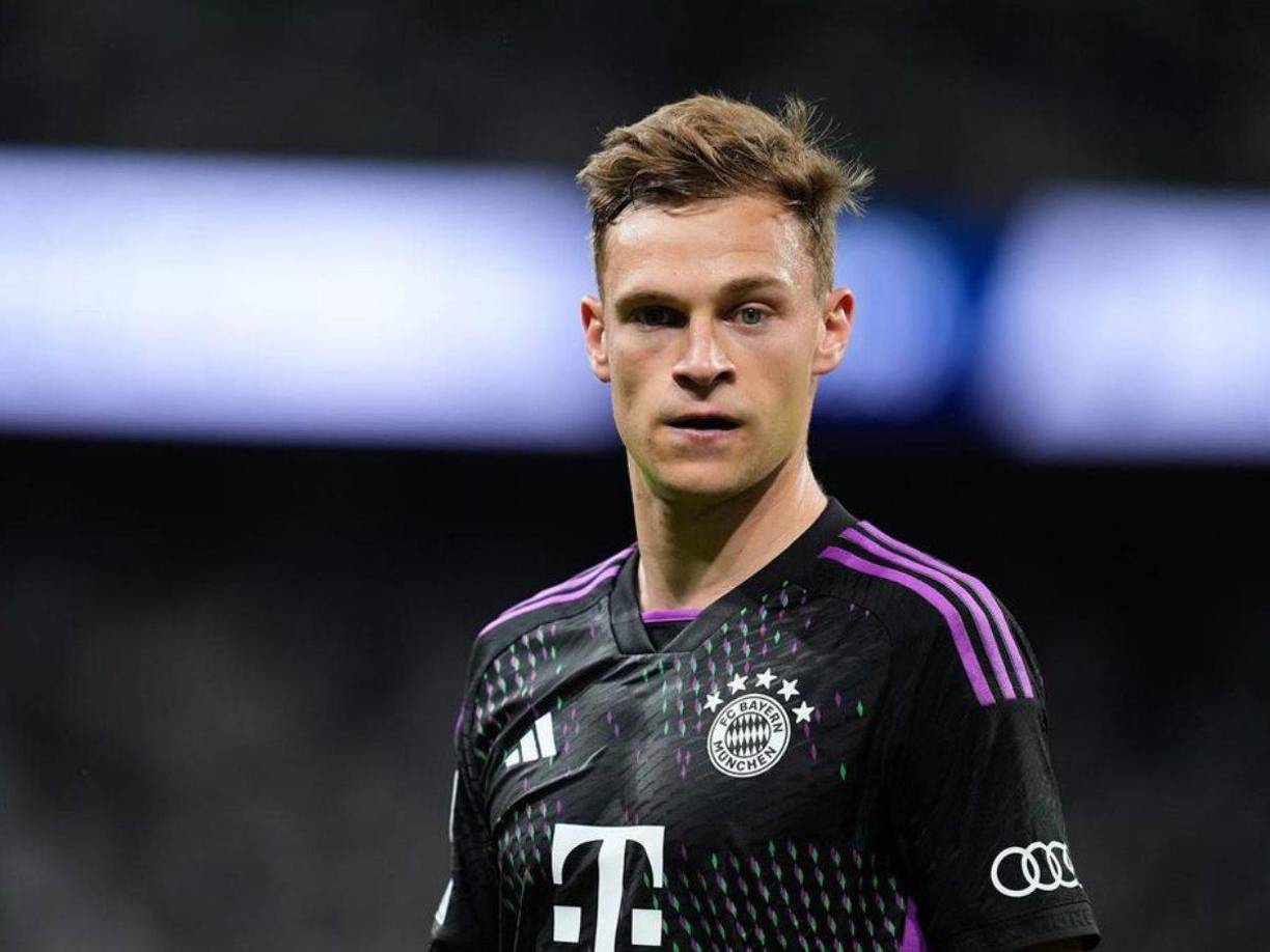 Joshua Kimmich tuvo las puertas abiertas a salir del Bayern Munich este verano. Sin embargo, la situación del jugador alemán ha dado un giro de 180º. Tanto el futbolista como el club han afirmado estar trabajando en la renovación. 