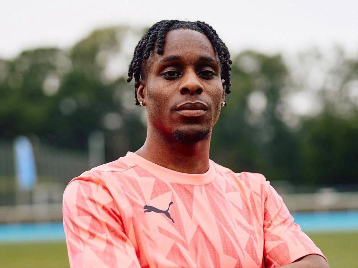 En el Liverpool hay interés por fichar a Jeremie Frimpong, jugador que milita en el Leverkusen. Lo ven como reemplazo si en un caso de marcha Alexander- Arnold.