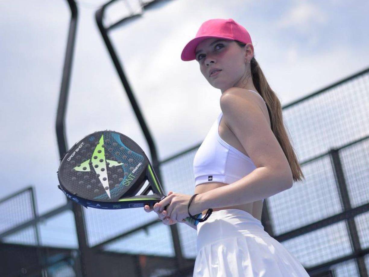La novia de Auzmendi disfruta de los desportes, uno de ellos es el pádel. 