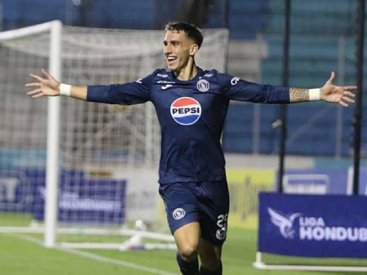 Rodrigo Auzmendi - El goleador argentino viene siendo un jugador importante en Motagua y anotó un doblete en la última jornada ante Victoria. Rodrigo ha anotado siete goles en el Apertura 2024.