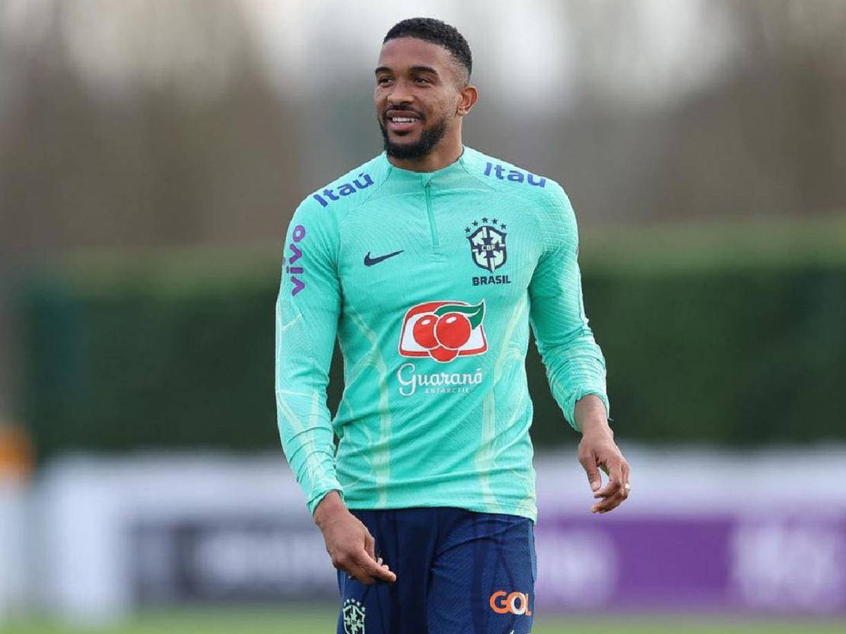 Defensa: Gleison Bremer, sería la pareja de Marquinhos en el fondo.