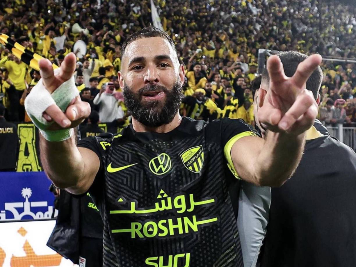 Karim Benzema, de 37 años, descarta colgar los botines esta temporada con Al Ittihad: “¿Retirada? Esas historias no son ciertas. Son tonterías. Me siento bien, puedo jugar muchos años más”, señaló.