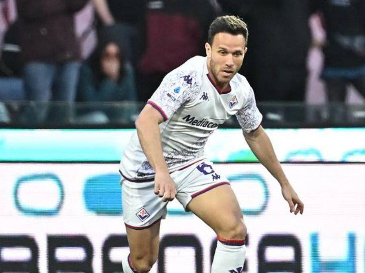 Informa el periodista Gianluca Di Marzio que Fábregas también quiere incorporar a Arthur Melo en su Como, club que competirá en la Serie A la temporada que viene. El mediocampista brasileño pertenece a la Juventus y el curso anterior lo hizo cedido en la Fiorentina. No entra en los planes del equipo bianconero.