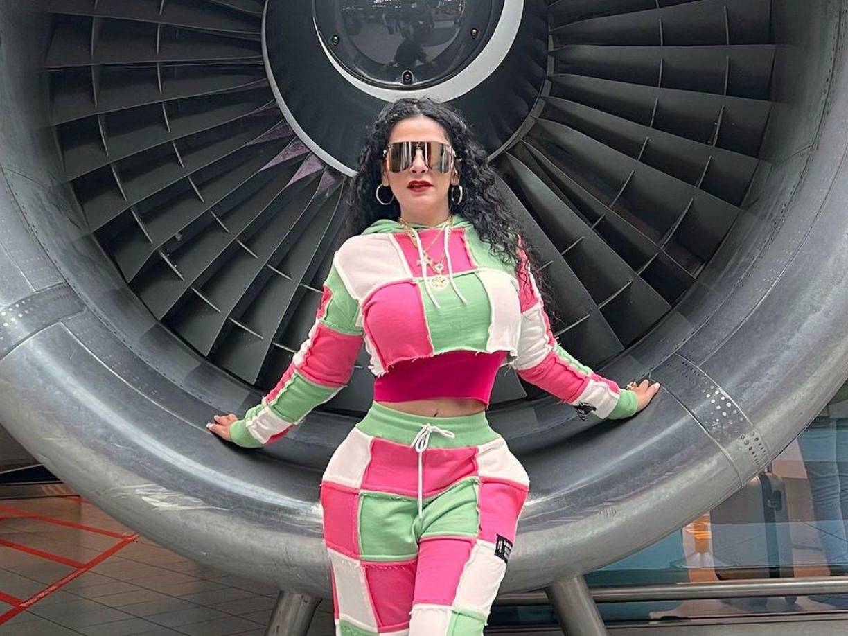 Loren Cid es una hermosa modelo de OF y tiene como esposo a “Lalo” Trelles, famoso periodista de México.