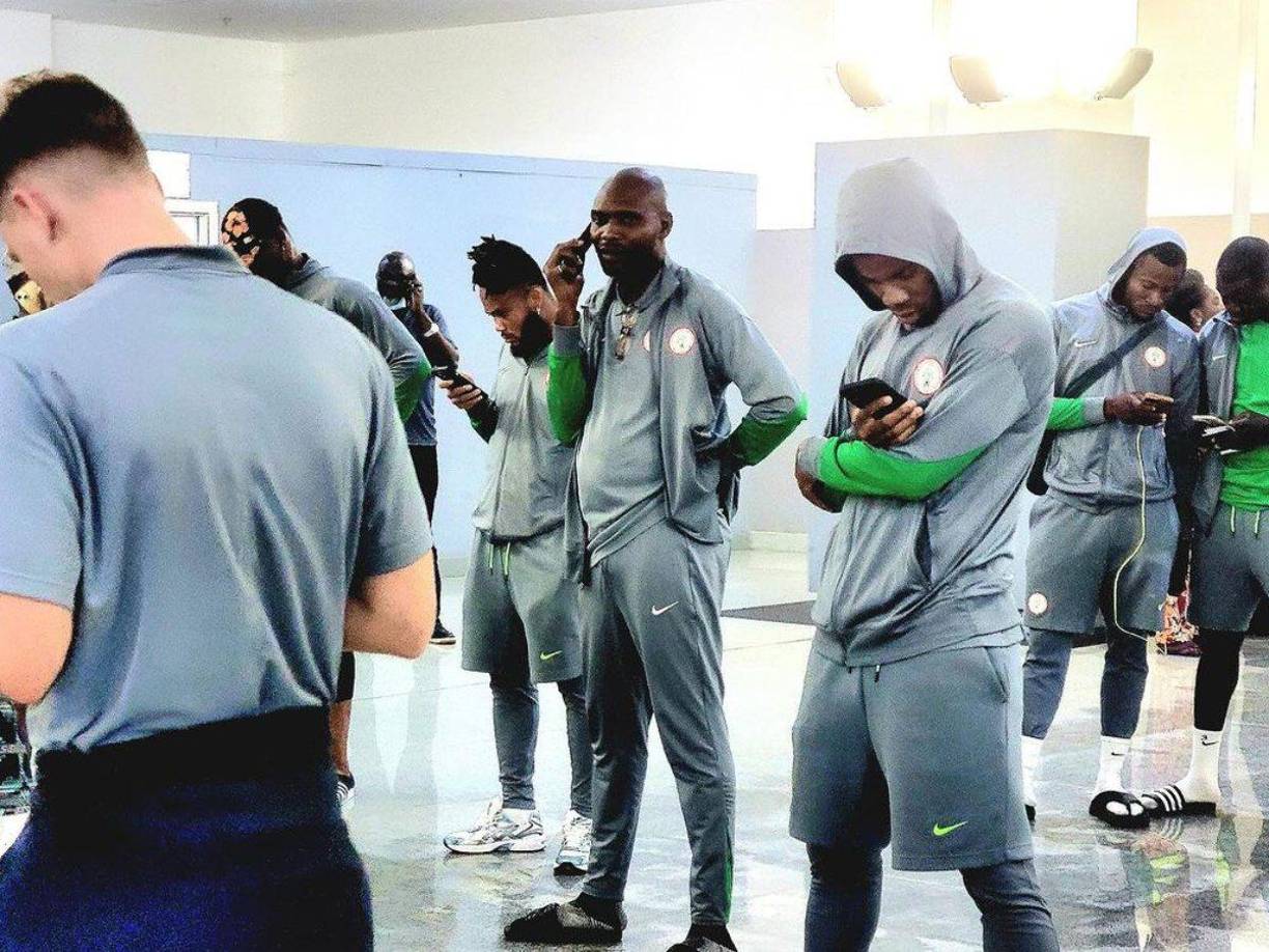 Por otro lado, Libia respondió a las acusaciones y argumentó que enfrentaron un trato cuestionable en Nigeria antes de su primer encuentro. Faisal Al Badri, capitán libio, denunció un operativo caótico y mala logística a su llegada a Nigeria. 