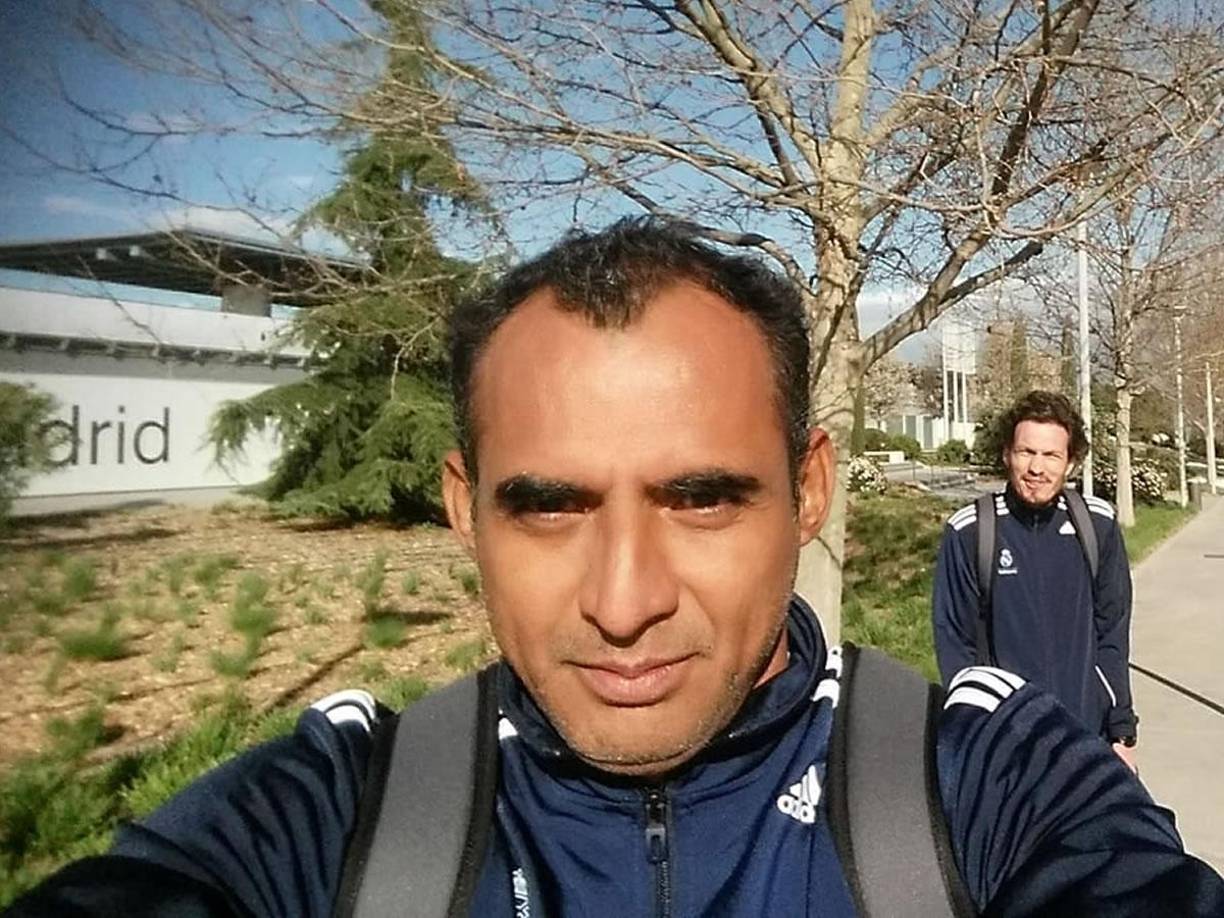 Ejemplar: Exjugador de la Selección de Honduras logra título universitario a sus 49 años