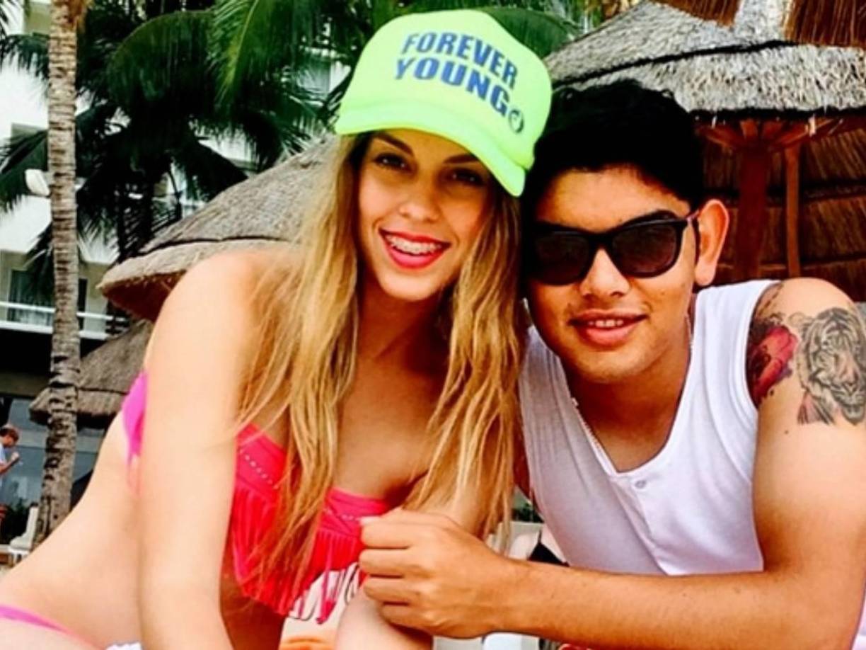 Andrea y Jonathan estuvieron casados por más de cinco años. El jugador no tuvo éxito en el fútbol y posteriormente se acabó el matrimonio con su chica. 