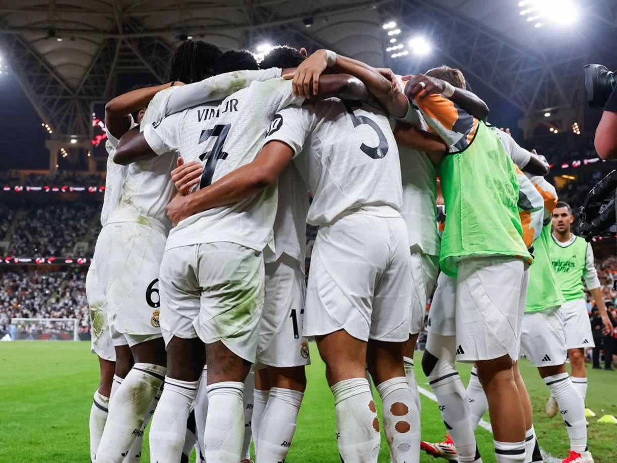 Real Madrid le ganó por goleada 3-0 al Mallorca en la semifinal y avanzó a la final de la Supercopa de España 2024-25 en Yeda.
