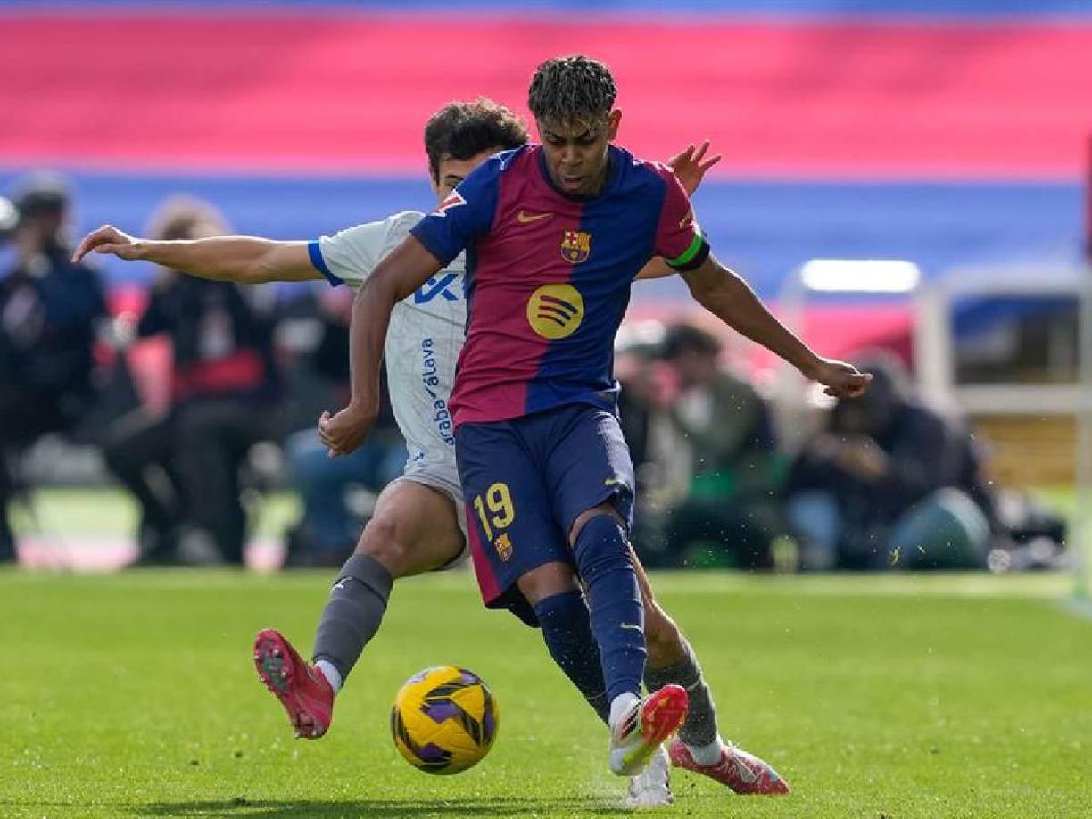 Sin embargo, el Alavés le dio más problemas de lo esperado. No hubo respuesta por parte del Barcelona hasta en la segunda parte.