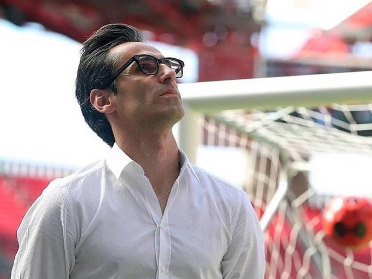 Esos problemas le han llevado a tener muchas dificultades para llevar actualmente una vida normal por los dolores que tiene. 