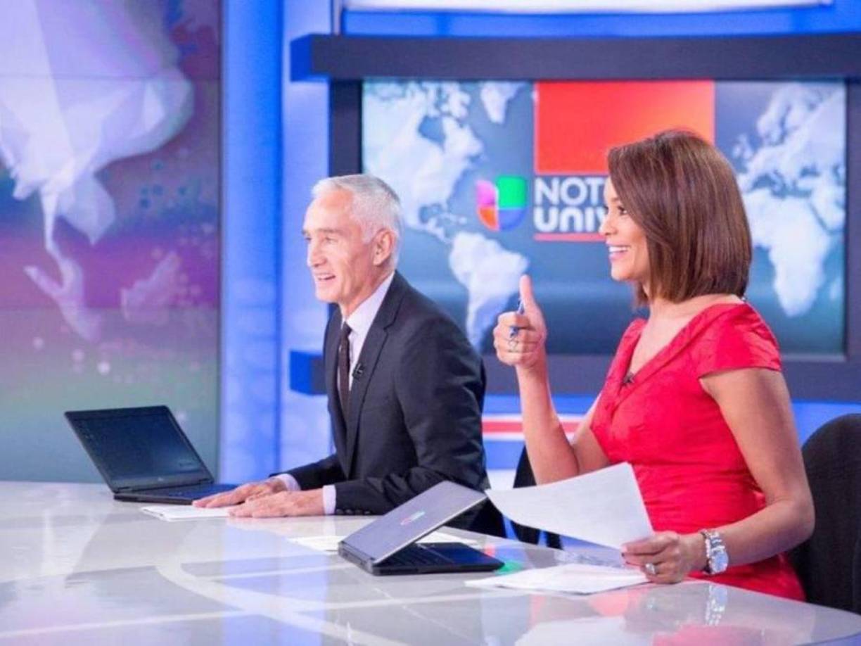 Ilia Calderón ha ganado dos veces el premio Emmy y fue distinguida con el premio <i>Paul White</i> de la <i>Radio Television Digital News Association</i>. Además, fue incluida entre las 100 mujeres más influyentes para <i>Forbes Colombia</i>.