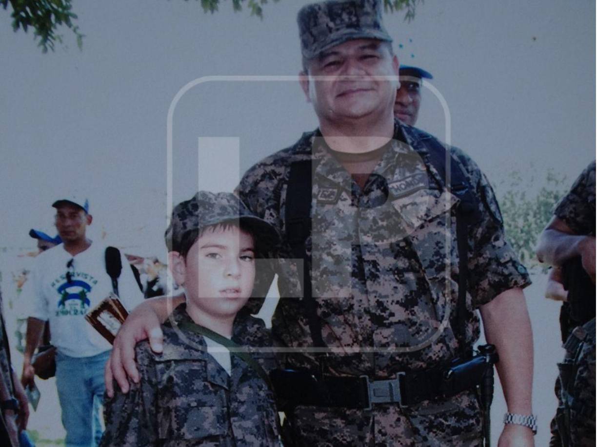 Tras su retiro militar, el 9 de marzo de 2010, fue nombrado gerente de la Empresa Hondureña de Telecomunicaciones (Hondutel) durante la administración del presidente Porfirio Lobo Sosa. 